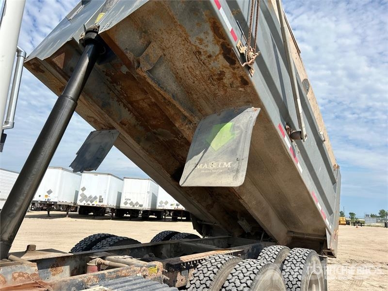 International 9400i 6x4 T/A Dump Truck Грузовики-Самосвалы