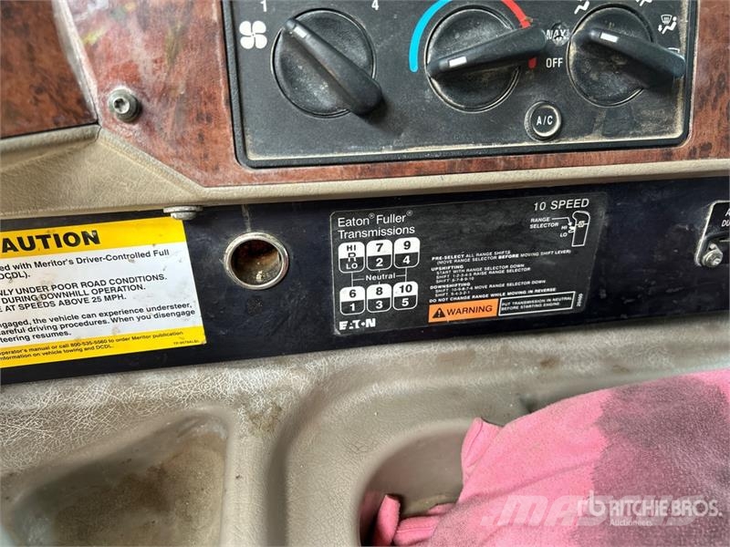 International 9400i 6x4 T/A Dump Truck Грузовики-Самосвалы
