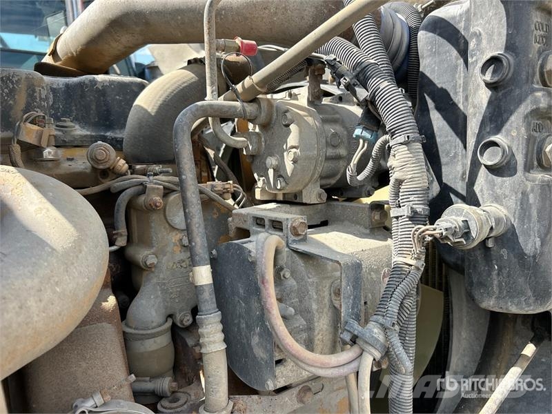 International 9400i 6x4 T/A Dump Truck Грузовики-Самосвалы
