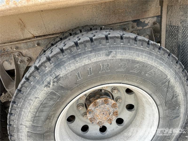 International 9400i 6x4 T/A Dump Truck Грузовики-Самосвалы