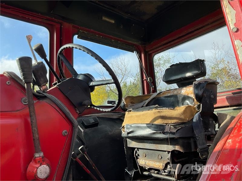 International 966 2WD Tractor Traktorok