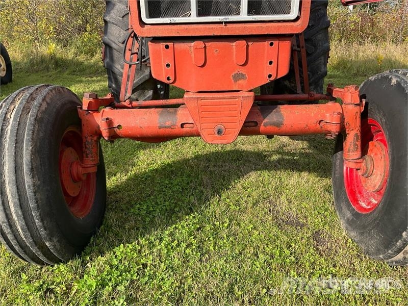 International 966 2WD Tractor Traktorok