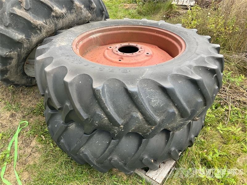International 966 2WD Tractor Traktorok