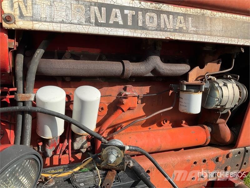 International 966 2WD Tractor Traktorok