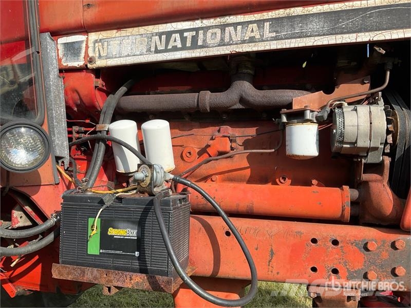 International 966 2WD Tractor Traktorok