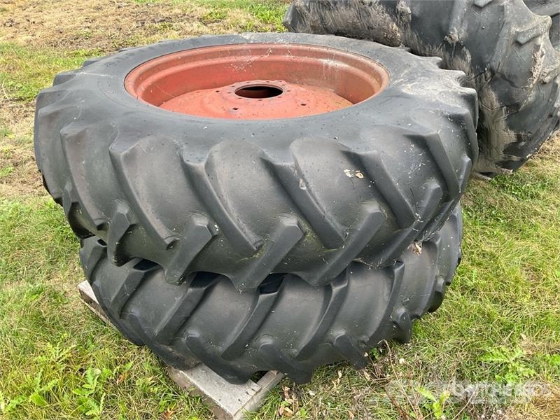 International 966 2WD Tractor Traktorok