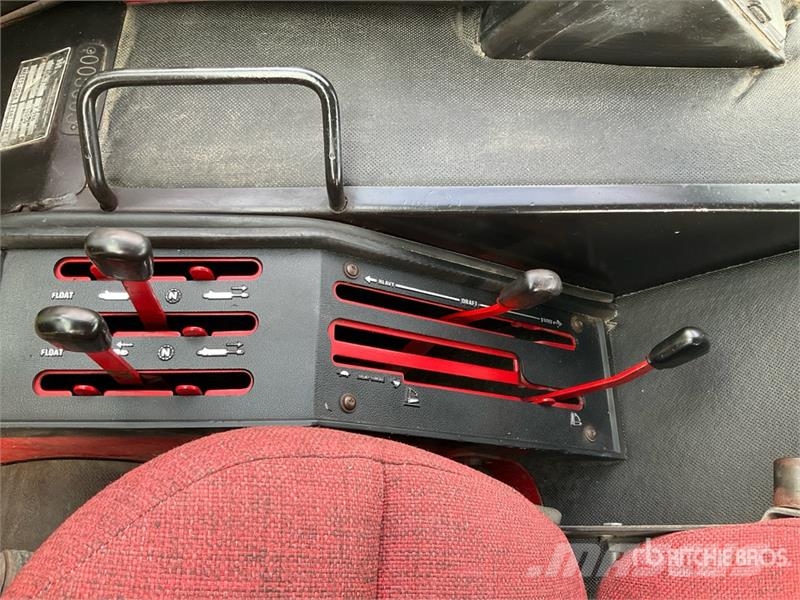 International 986 2WD Tractor Трактори