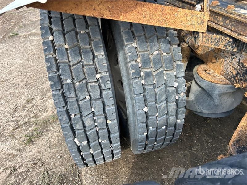 International 9900 Autotractoare