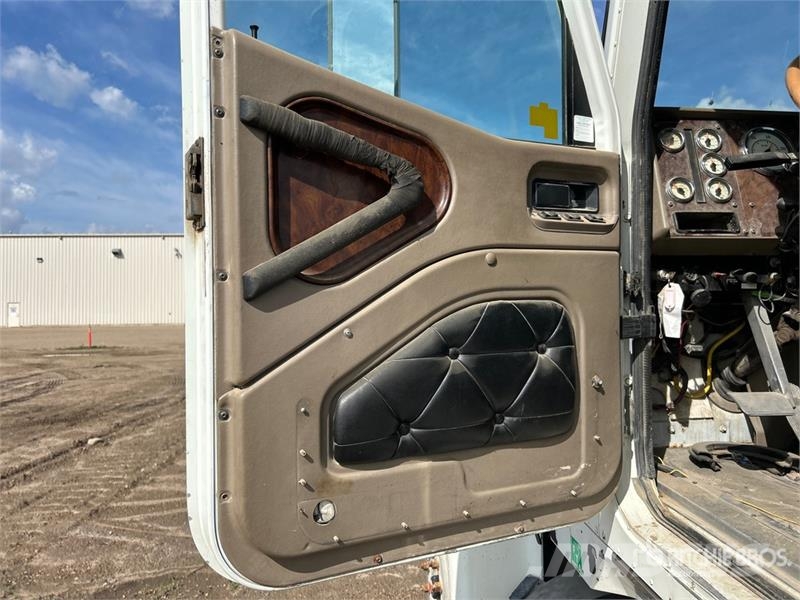 International 9900 Autotractoare