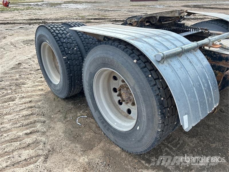 International 9900 Autotractoare