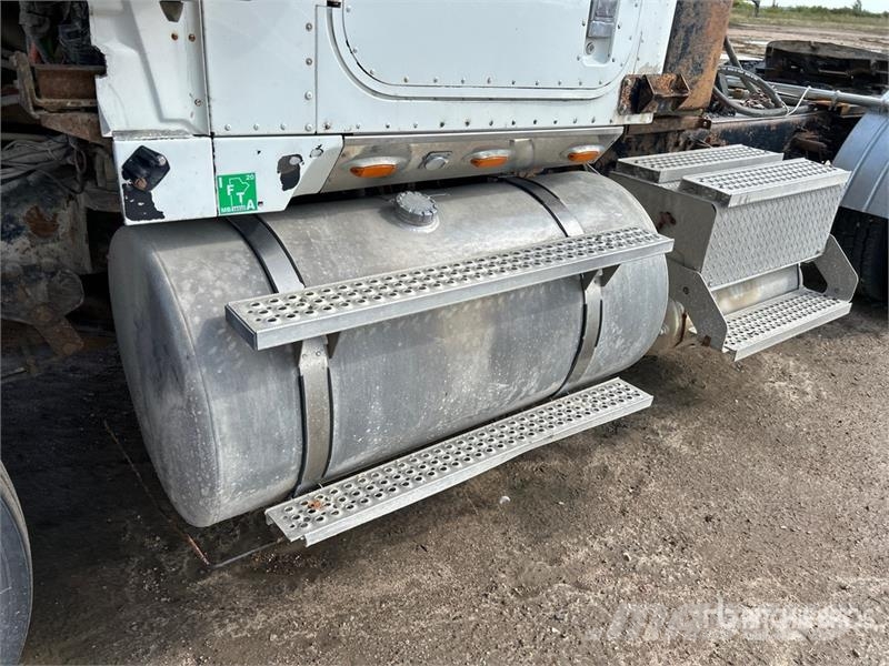 International 9900 Autotractoare
