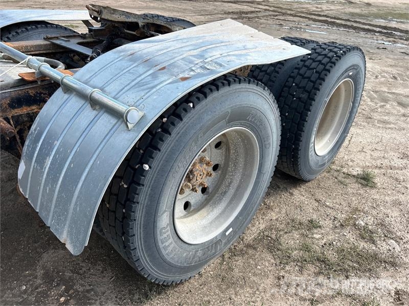 International 9900 Autotractoare