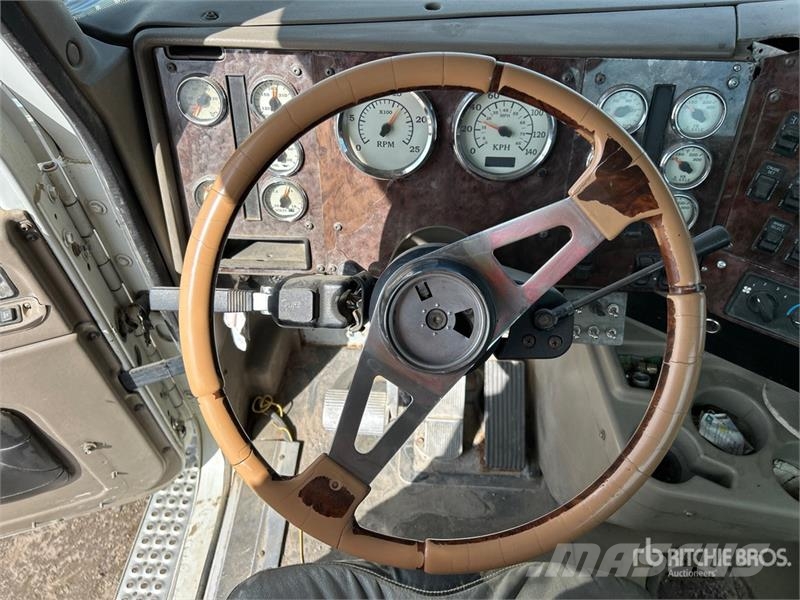 International 9900 Autotractoare