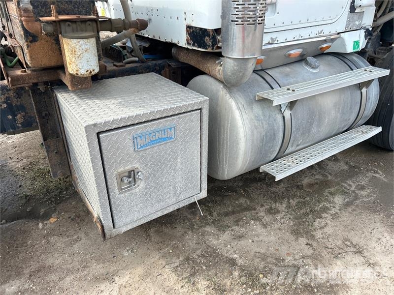 International 9900 Autotractoare