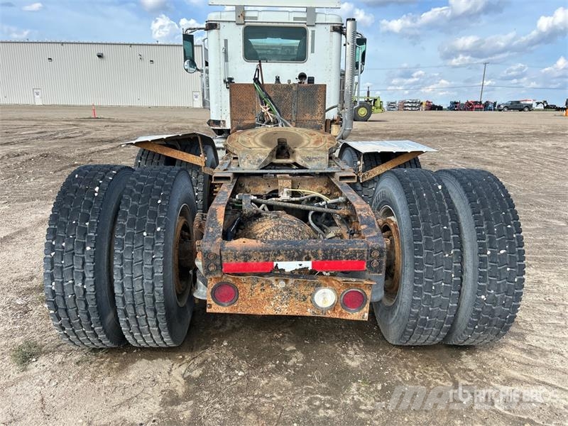 International 9900 Autotractoare