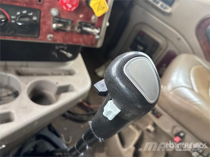 International 9900 Nyergesvontatók