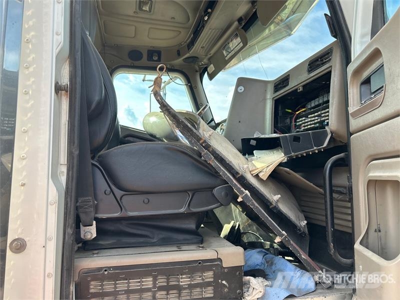 International 9900 Autotractoare