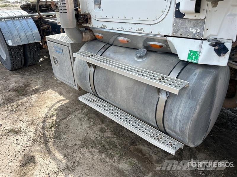 International 9900 Autotractoare