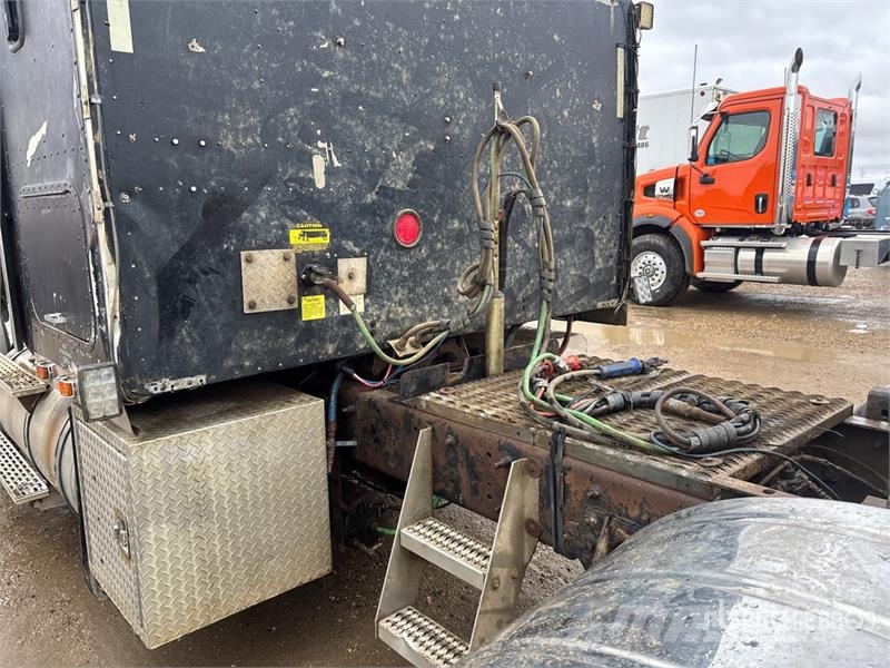 International 9900 Nyergesvontatók
