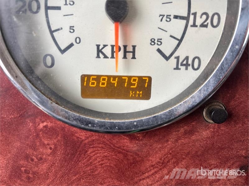International 9900 Nyergesvontatók