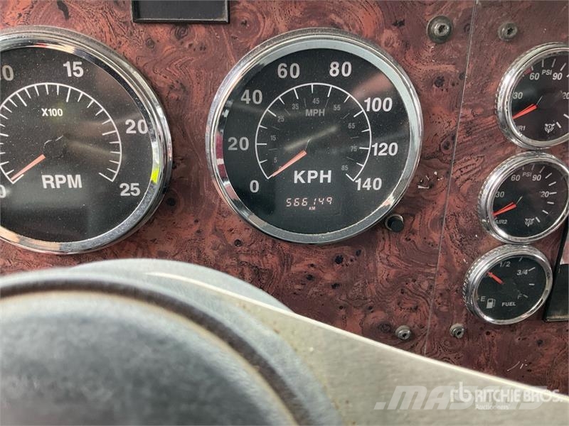 International 9900 트랙터 유닛