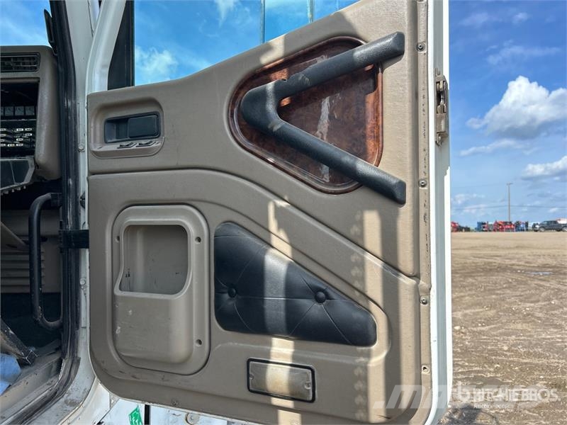 International 9900 Autotractoare
