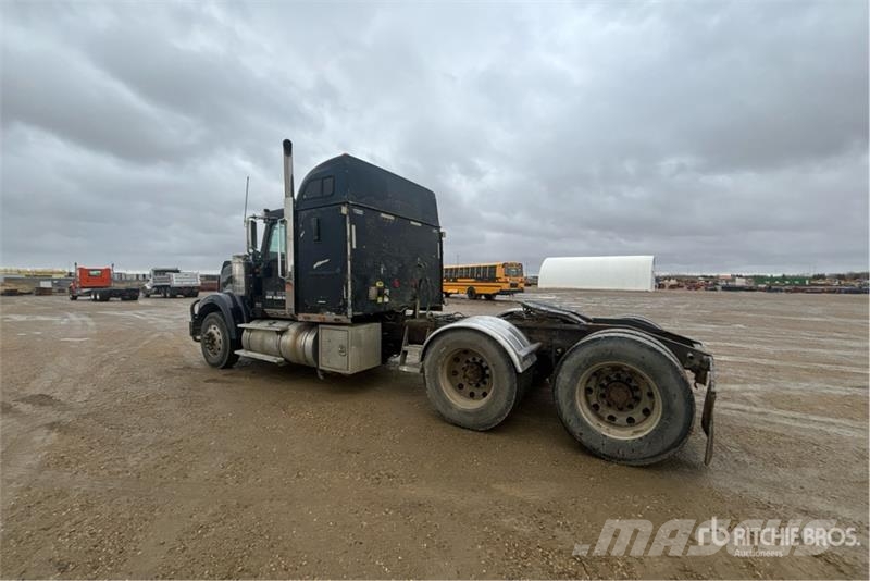 International 9900 Nyergesvontatók