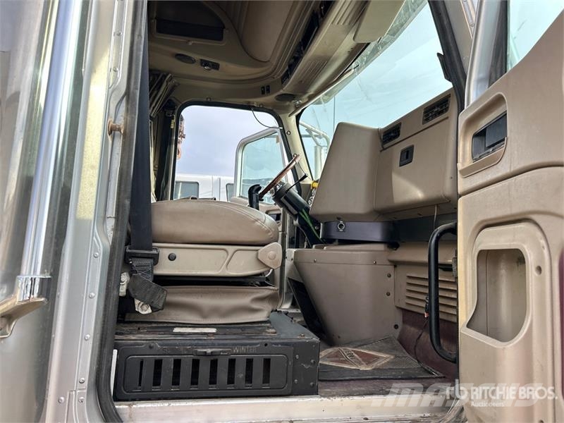 International 9900i 6x4 T/A Sleeper Truck Tractor Trekkers
