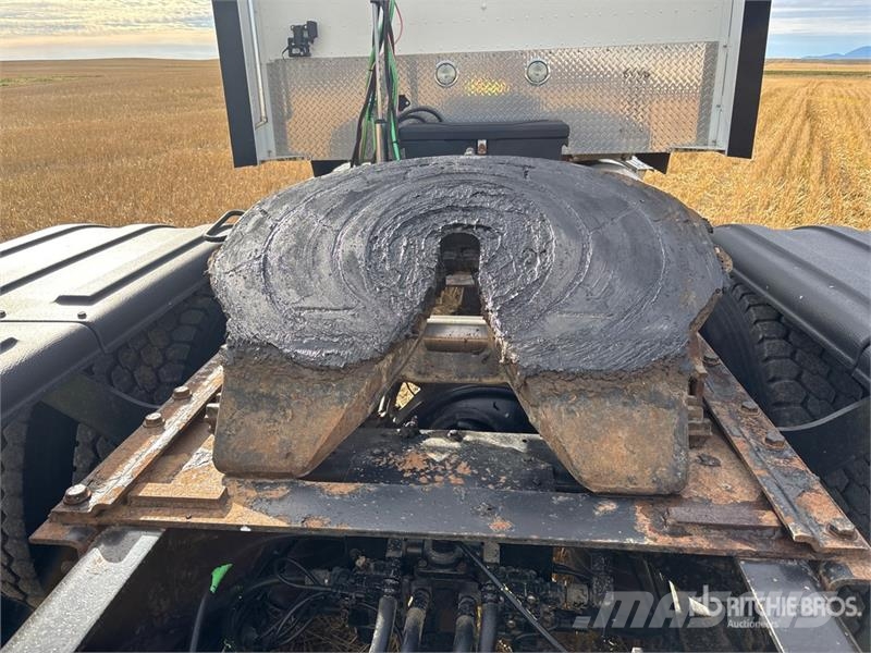 International 9900i 6x4 T/A Sleeper Truck Tractor Motrici e Trattori Stradali