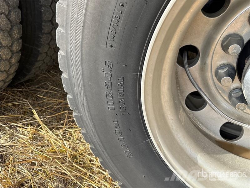 International 9900i 6x4 T/A Sleeper Truck Tractor Motrici e Trattori Stradali