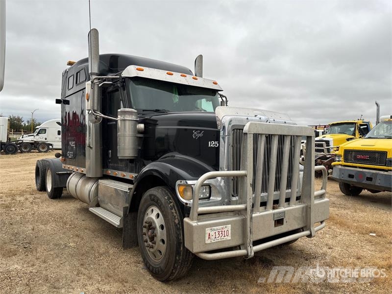 International 9900i 6x4 T/A Sleeper Truck Tractor (Inoperable) Tractor Units