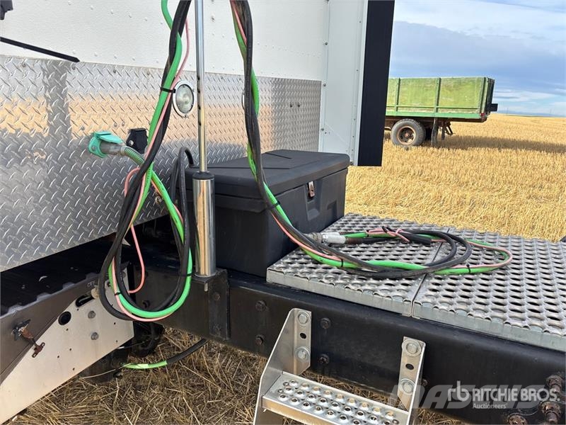 International 9900i 6x4 T/A Sleeper Truck Tractor Motrici e Trattori Stradali