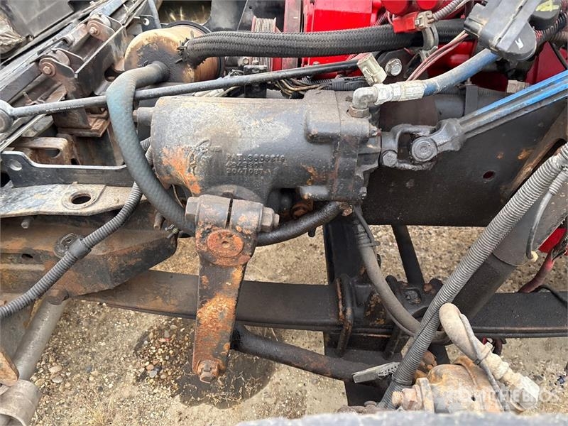 International 9900i 6x4 T/A Sleeper Truck Tractor (Inoperable) Tractor Units