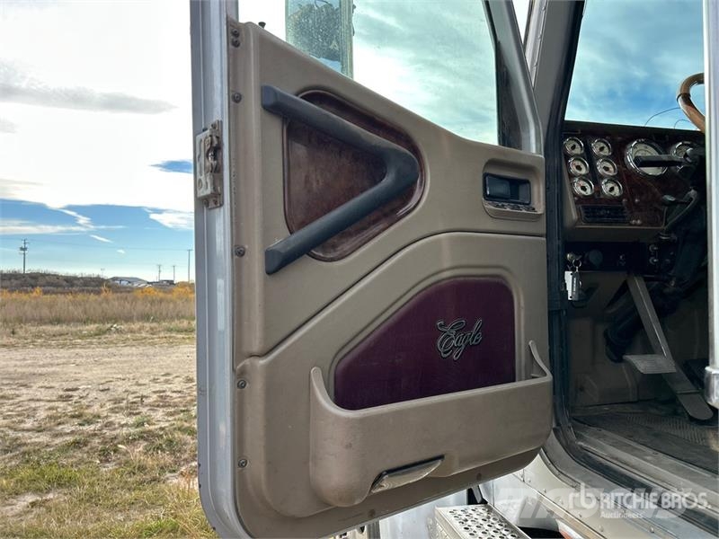 International 9900i 6x4 T/A Sleeper Truck Tractor Trekkers