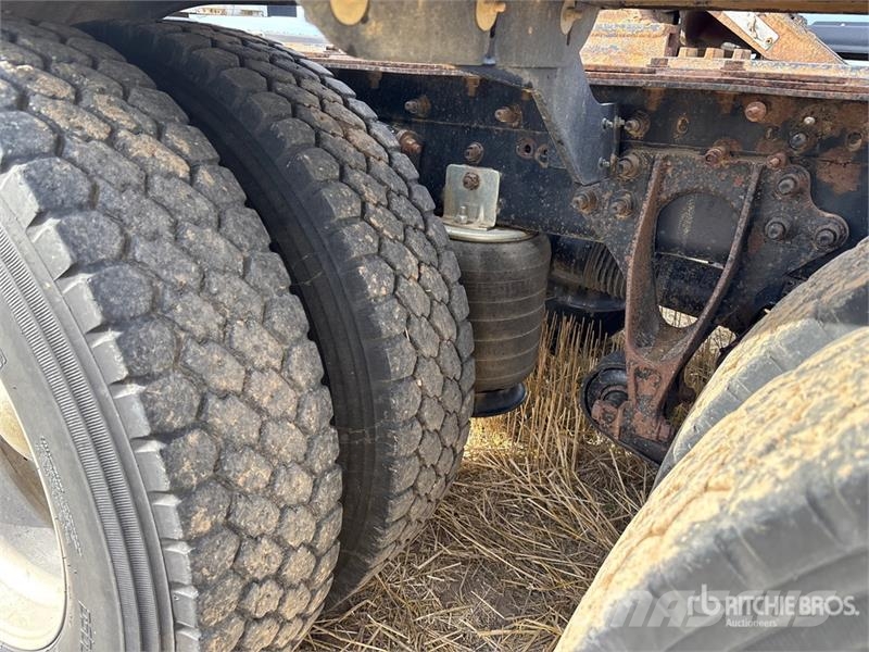 International 9900i 6x4 T/A Sleeper Truck Tractor Motrici e Trattori Stradali