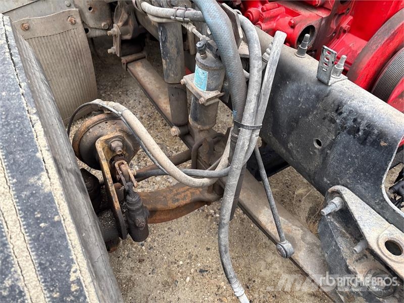 International 9900i 6x4 T/A Sleeper Truck Tractor (Inoperable) Tractor Units
