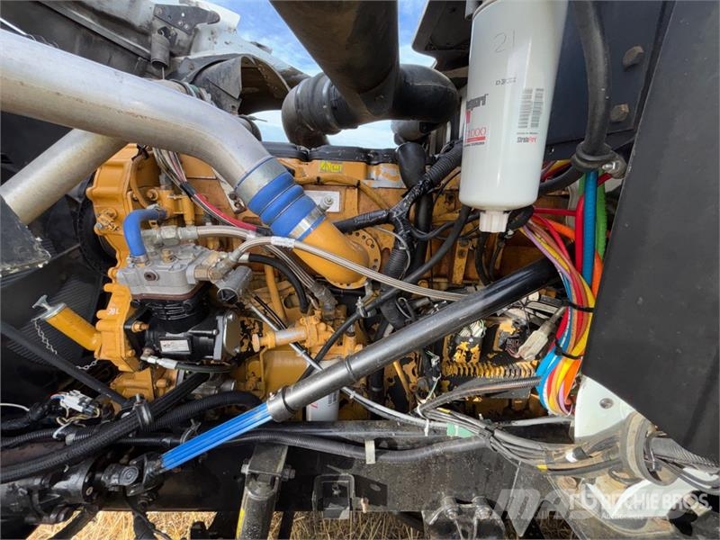 International 9900i 6x4 T/A Sleeper Truck Tractor Motrici e Trattori Stradali
