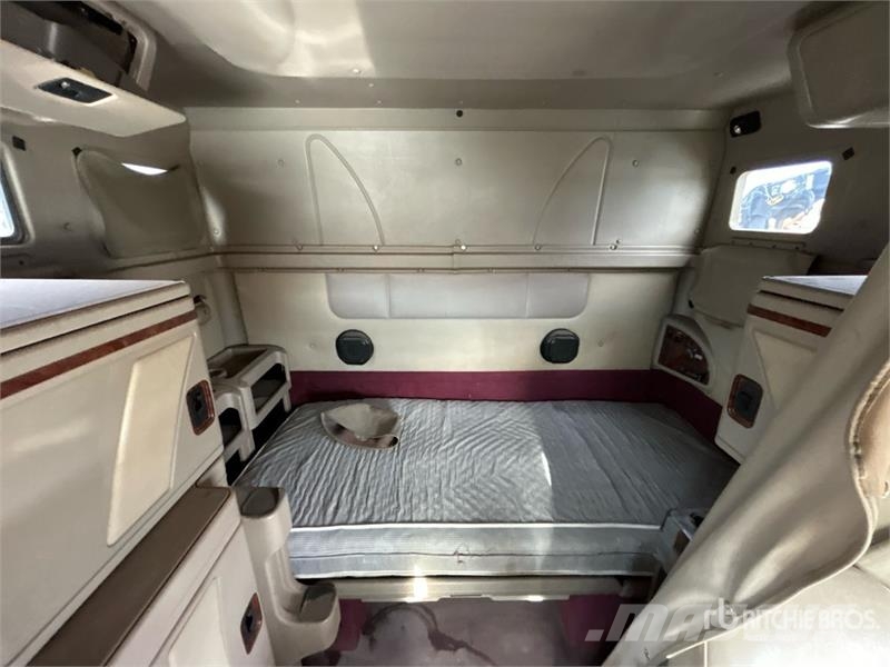 International 9900i 6x4 T/A Sleeper Truck Tractor Trekkers