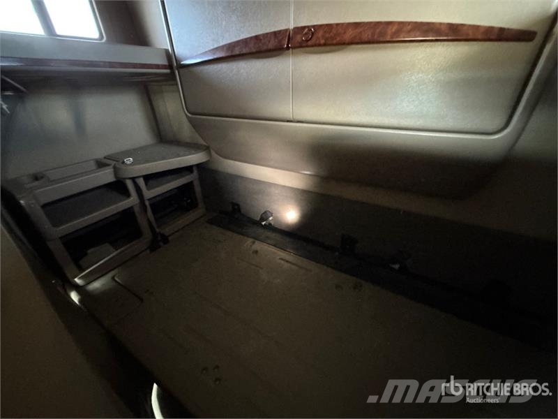 International 9900i 6x4 T/A Sleeper Truck Tractor Motrici e Trattori Stradali