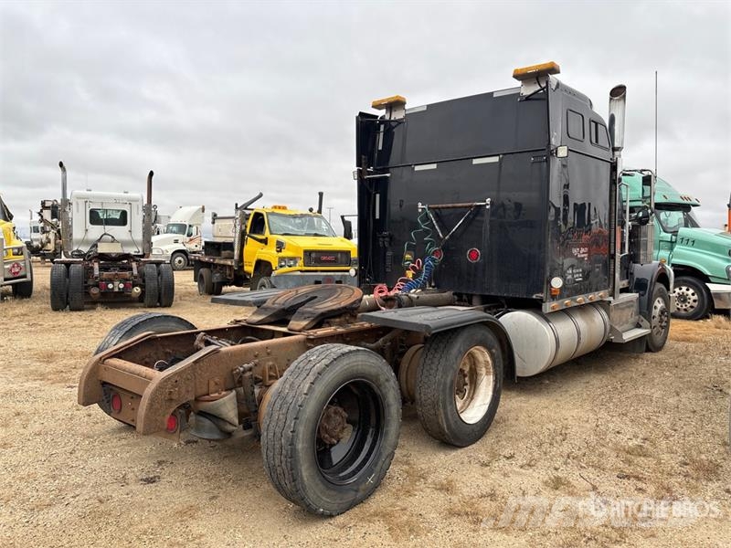 International 9900i 6x4 T/A Sleeper Truck Tractor (Inoperable) Tractor Units