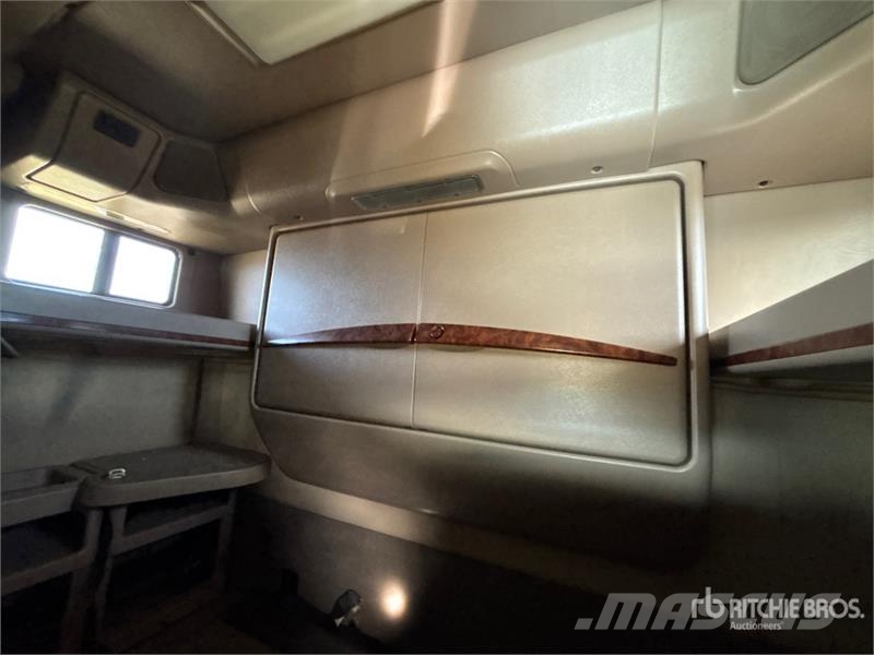 International 9900i 6x4 T/A Sleeper Truck Tractor Motrici e Trattori Stradali
