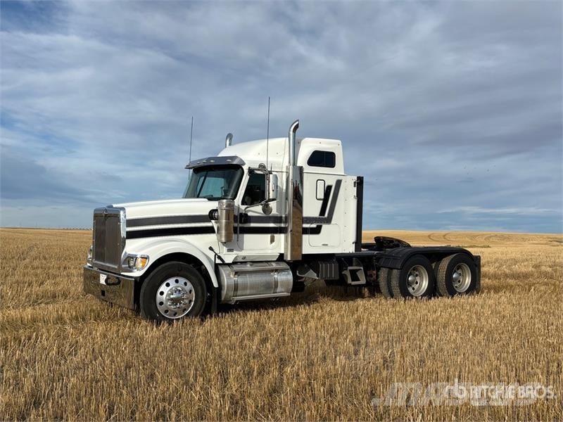 International 9900i 6x4 T/A Sleeper Truck Tractor Motrici e Trattori Stradali