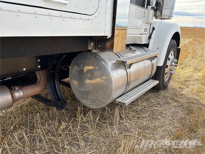 International 9900i 6x4 T/A Sleeper Truck Tractor Motrici e Trattori Stradali