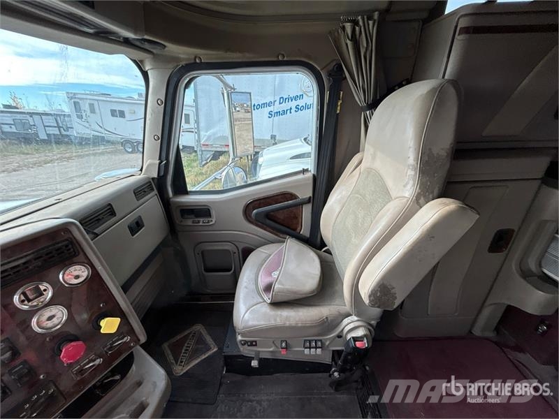 International 9900i 6x4 T/A Sleeper Truck Tractor Trekkers
