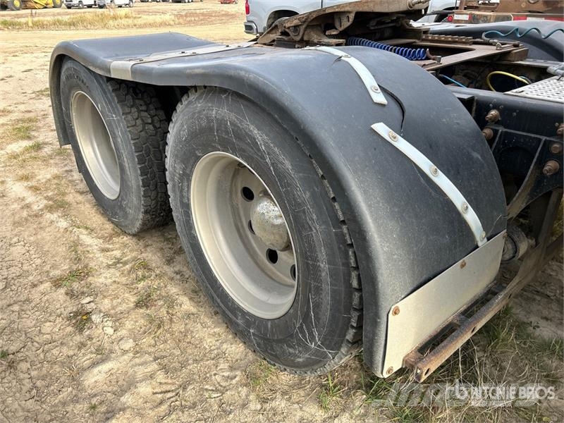 International 9900i 6x4 T/A Sleeper Truck Tractor Trekkers