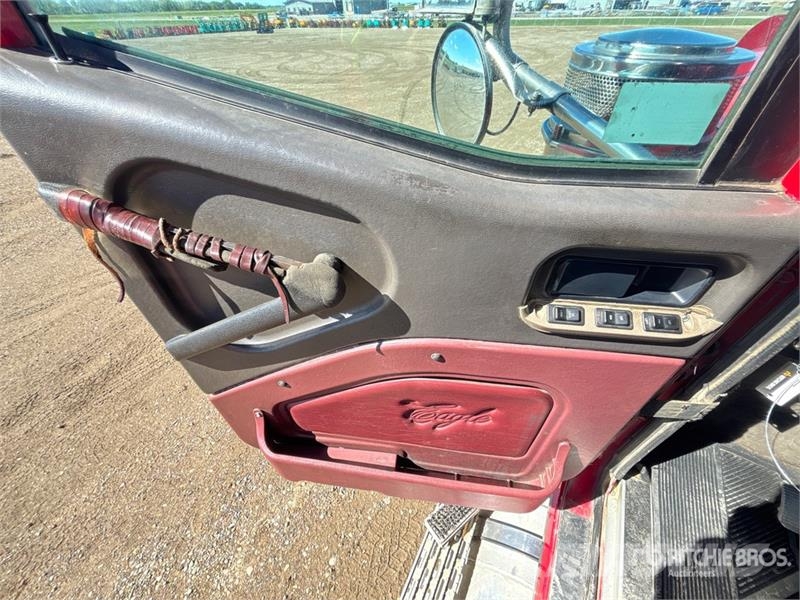 International 9900ix 6x4 T/A Sleeper Truck Tractor 牵引车