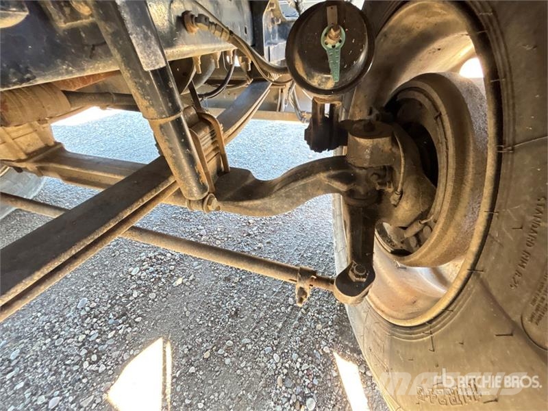International 9900ix 6x4 T/A Sleeper Truck Tractor 牵引车