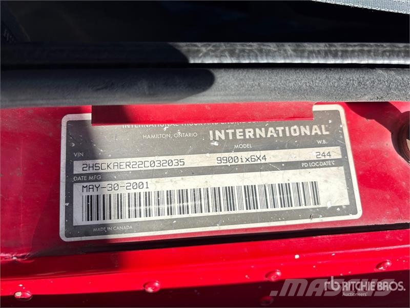 International 9900ix 6x4 T/A Sleeper Truck Tractor 牵引车