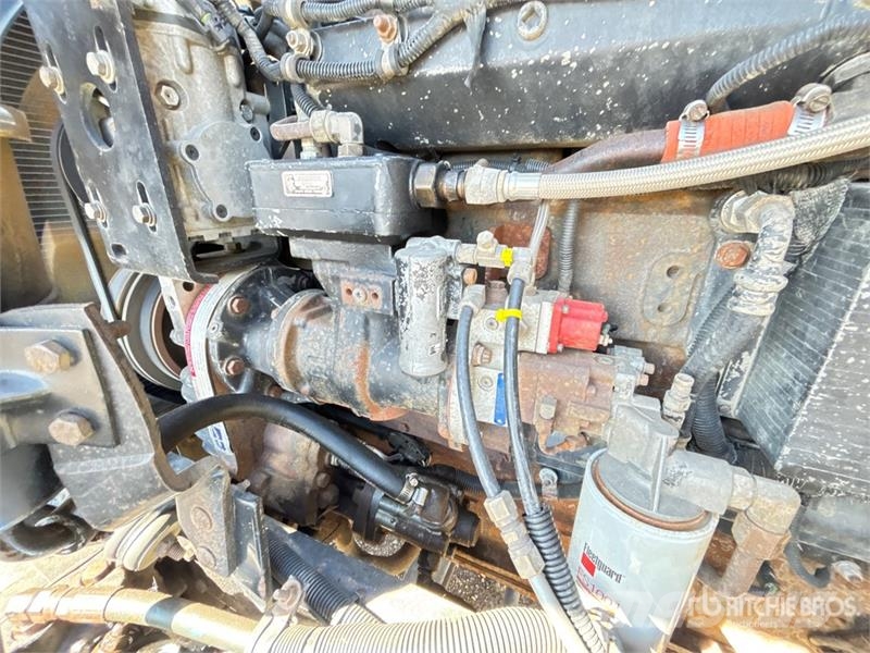 International 9900ix 6x4 T/A Sleeper Truck Tractor 牵引车