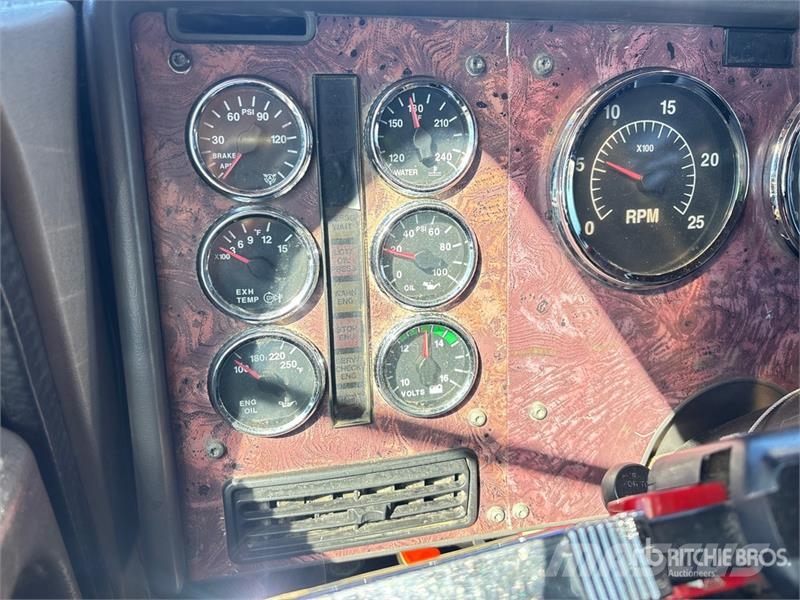 International 9900ix 6x4 T/A Sleeper Truck Tractor 牵引车